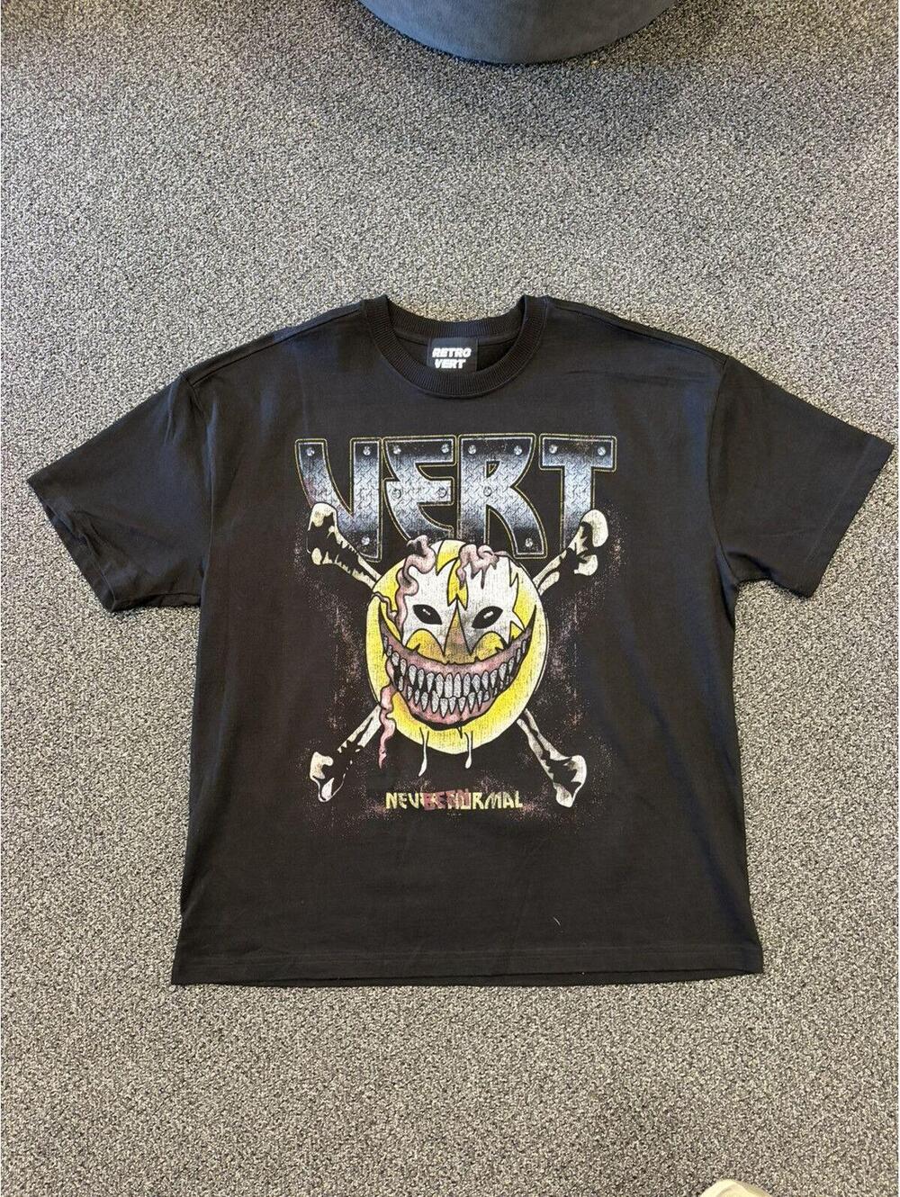 Retrovert Smile Tee Black